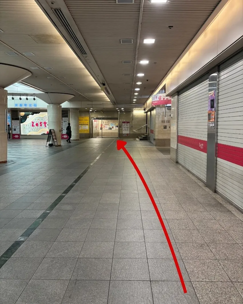 「河原町南(河原町三条方面)」出口へ