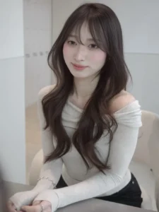 韓国風ロングヘア×レイヤーカット｜黒髪でも重くならない、リバース巻きが決まる顔まわりデザイン